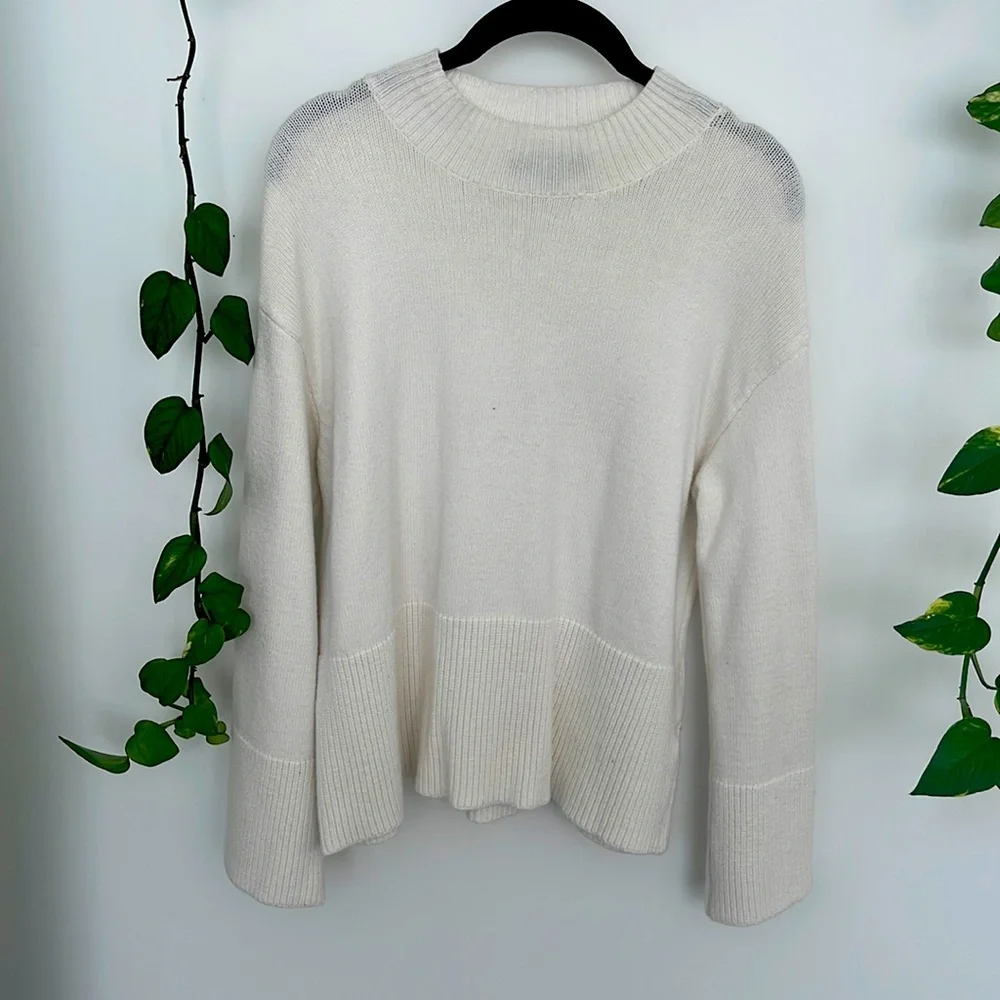 Lulus white sweater size L - Picture 1 of 2